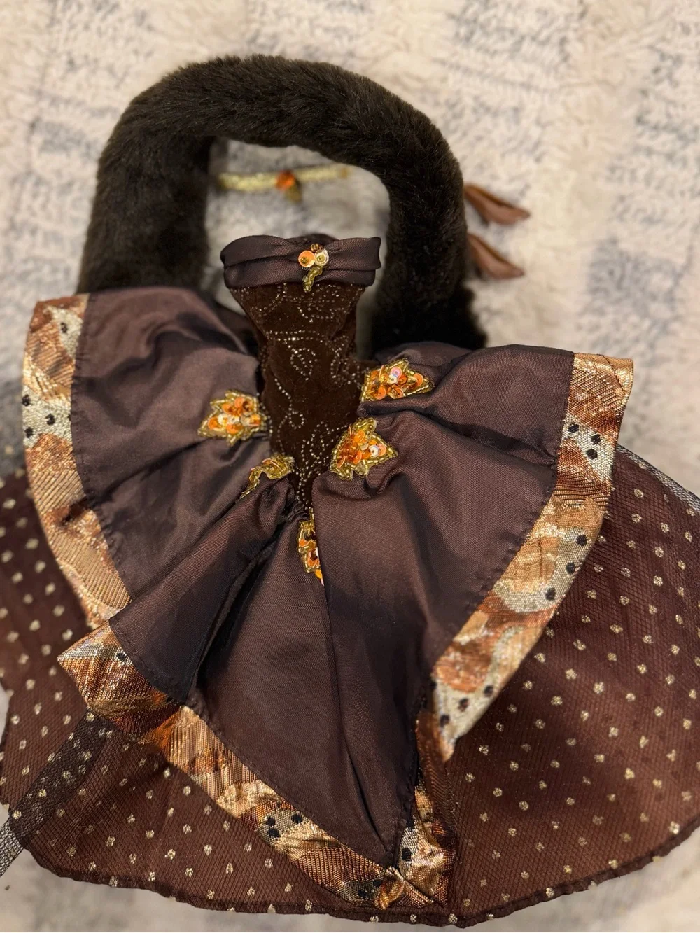 1998 Vintage The Brass Key “Gallery of the Gowns” complete set + accessories